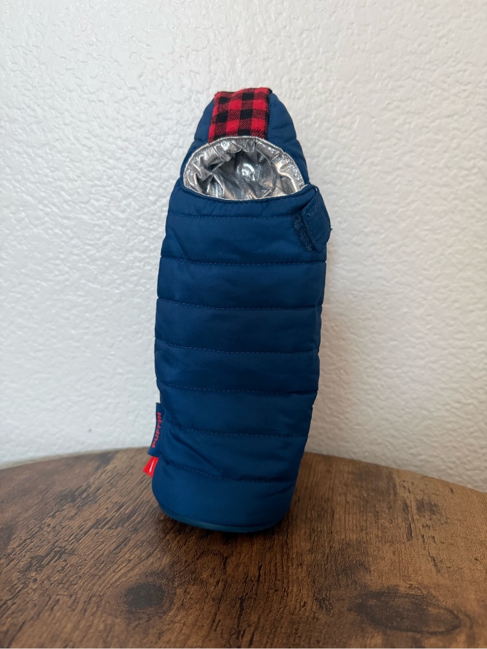 Puffin Drinkwear Insulated Sleeping Bag Beverage Bottle Beer Koozie Blue Red